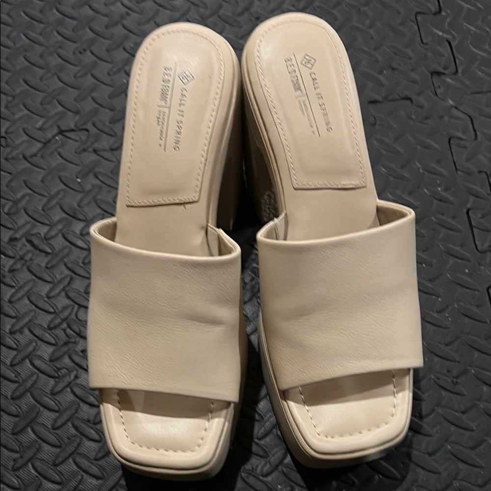 Brand new Colette spring slides never worn